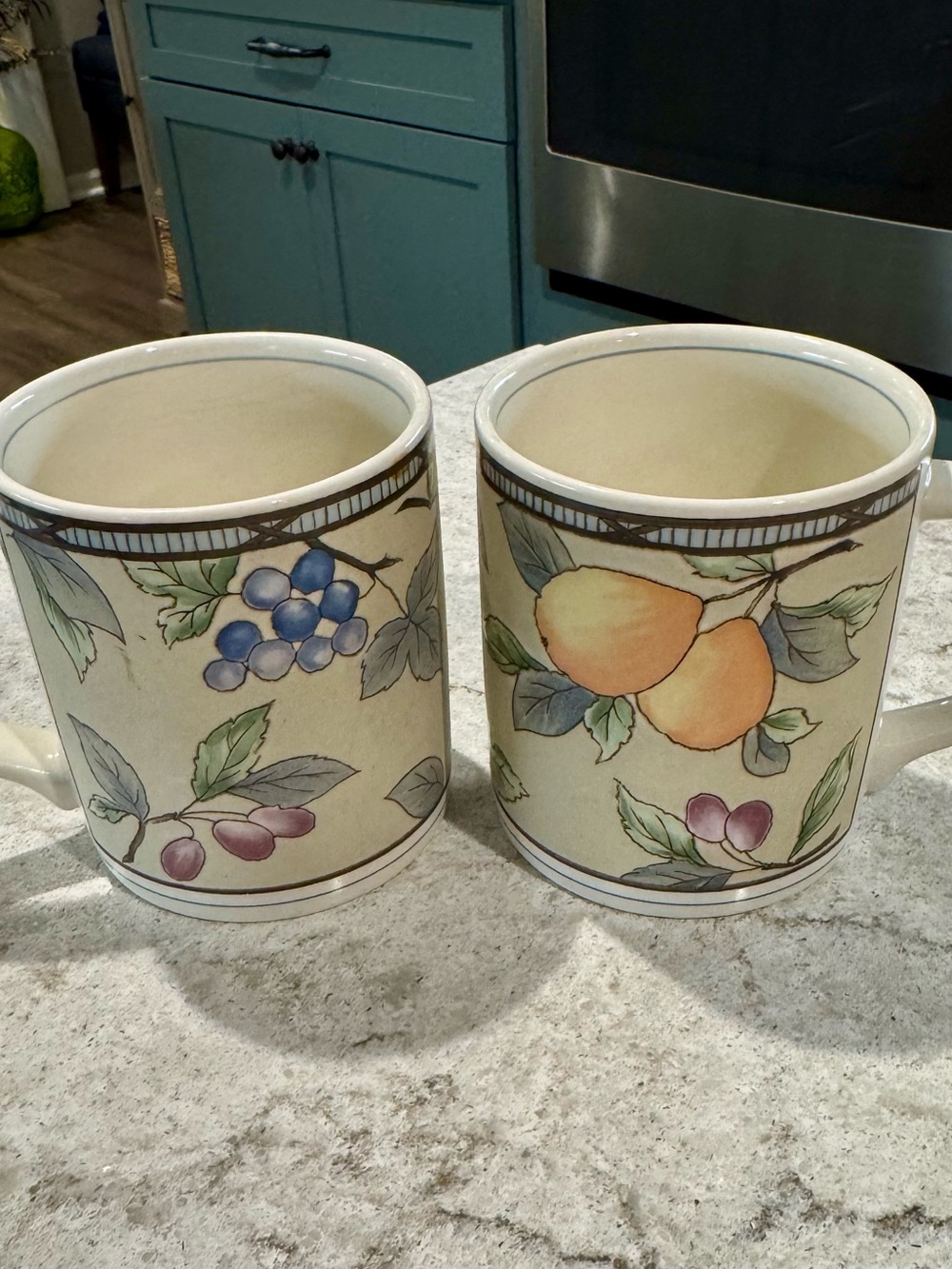 Mikasa Intaglio Garden Harvest Jumbo 15 Ounce Mugs Set Of 2 CAC29 3 7/8” tall.